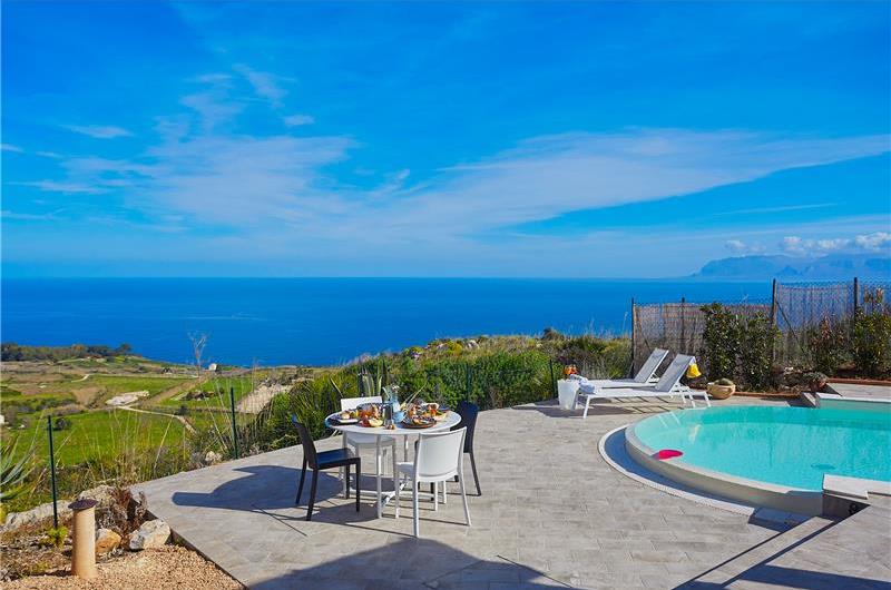 2 bedroom villa with infinity pool near Scopollo, sleeps 4