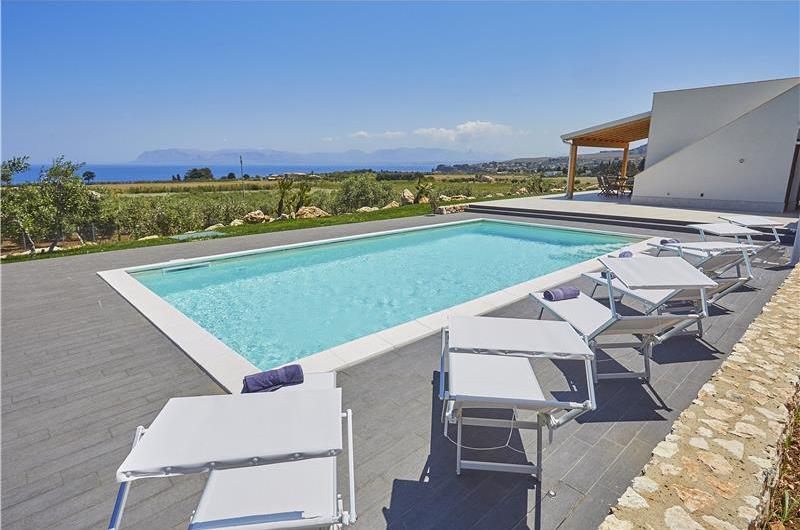 3 bedroom villa with pool near Scopollo, sleeps 6