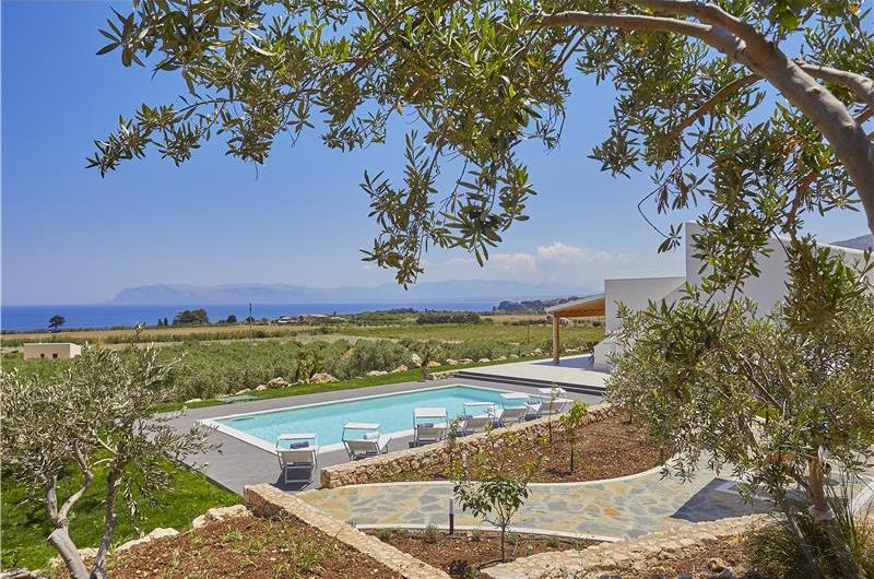 3 bedroom villa with pool near Scopollo, sleeps 6