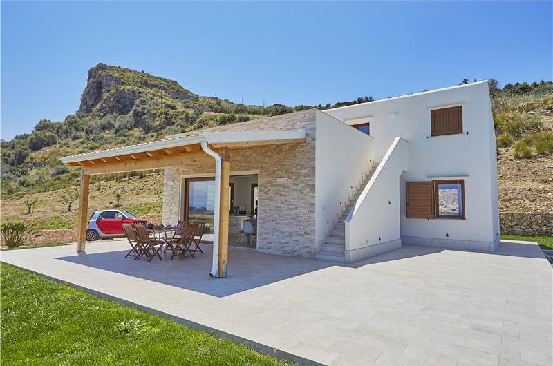 3 bedroom villa with pool near Scopollo, sleeps 6