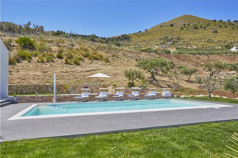 3 bedroom villa with pool near Scopollo, sleeps 6