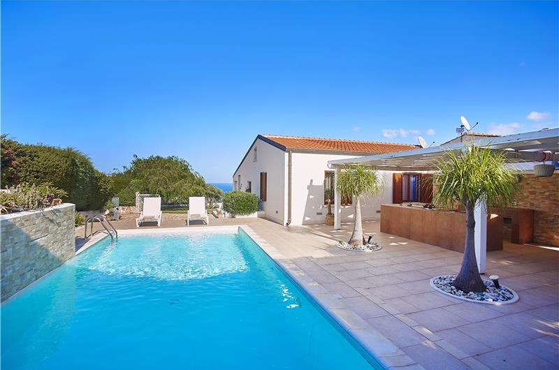 3 bedroom villa with pool and sea views near Scopello, sleeps 6