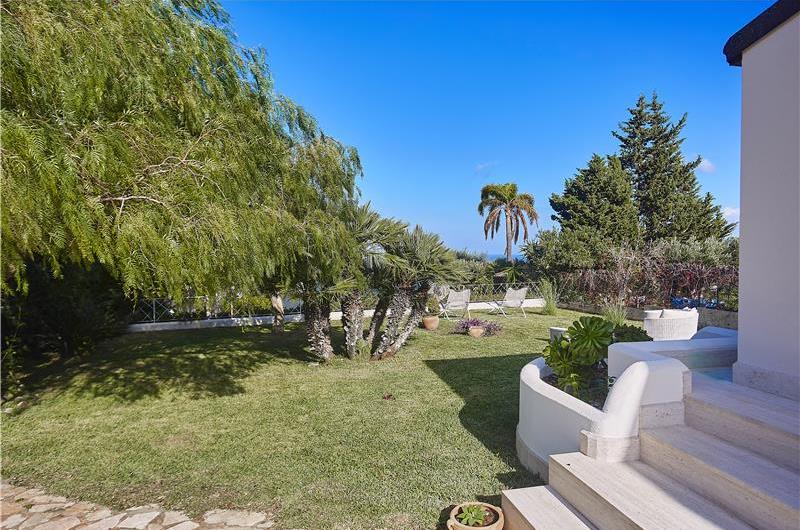 3 bedroom villa with pool and sea views near Scopello, sleeps 6