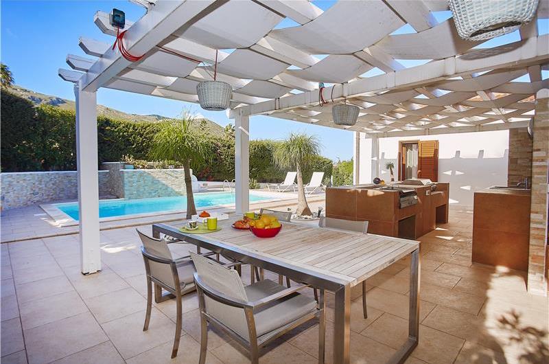 3 bedroom villa with pool and sea views near Scopello, sleeps 6