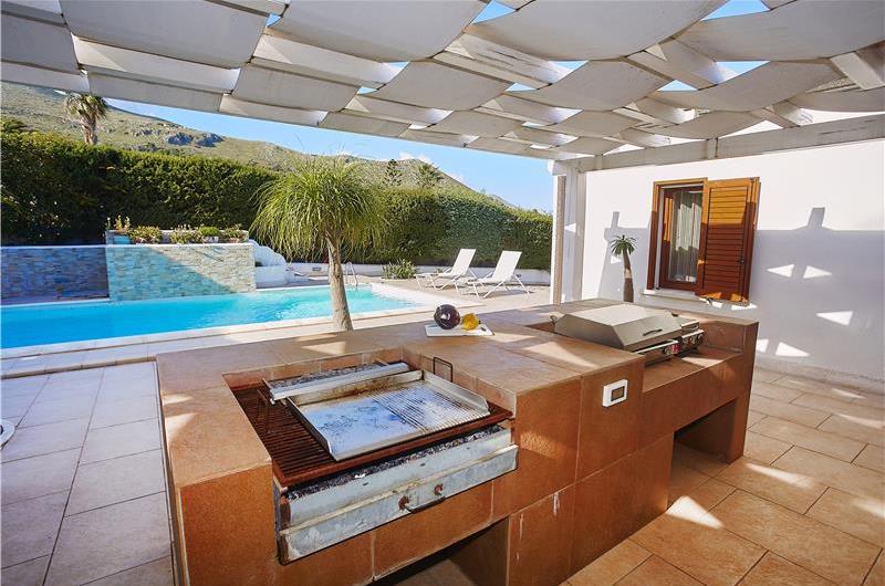 3 bedroom villa with pool and sea views near Scopello, sleeps 6