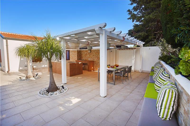 3 bedroom villa with pool and sea views near Scopello, sleeps 6