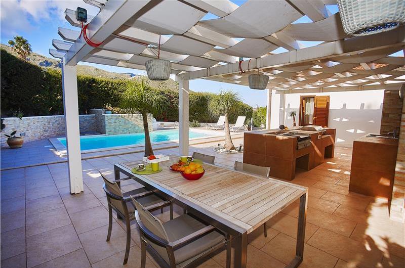 3 bedroom villa with pool and sea views near Scopello, sleeps 6