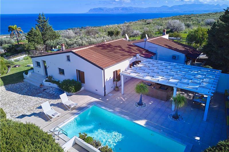 3 bedroom villa with pool and sea views near Scopello, sleeps 6