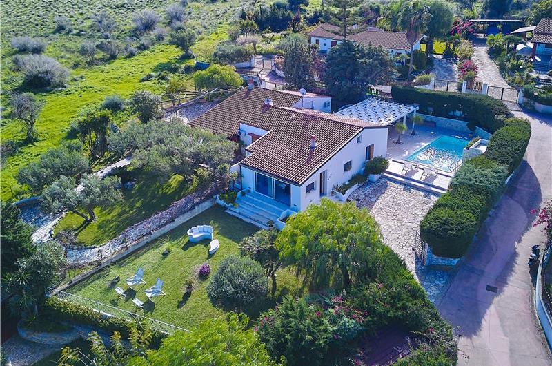 3 bedroom villa with pool and sea views near Scopello, sleeps 6