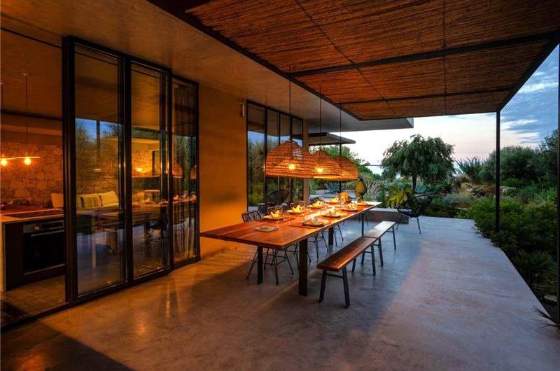 6 bedroom villa with pool and sea views near Noto, Sicily, sleeps 12