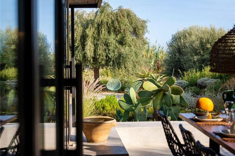 6 bedroom villa with pool and sea views near Noto, Sicily, sleeps 12