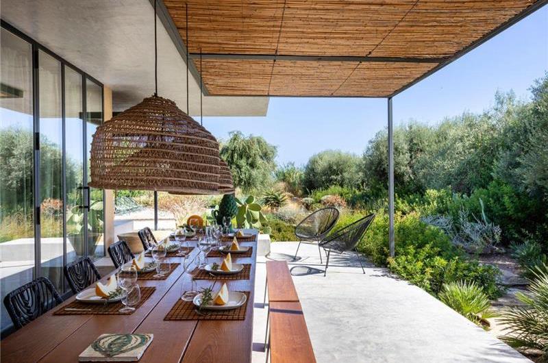 6 bedroom villa with pool and sea views near Noto, Sicily, sleeps 12