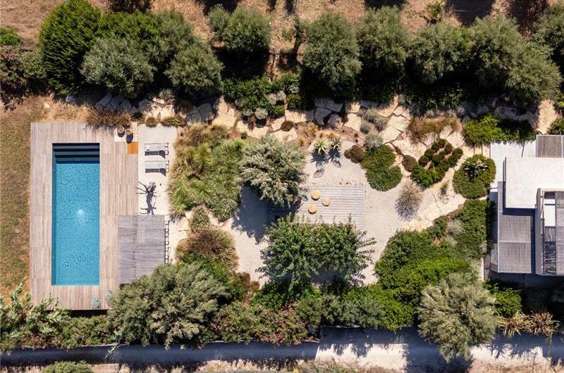 6 bedroom villa with pool and sea views near Noto, Sicily, sleeps 12