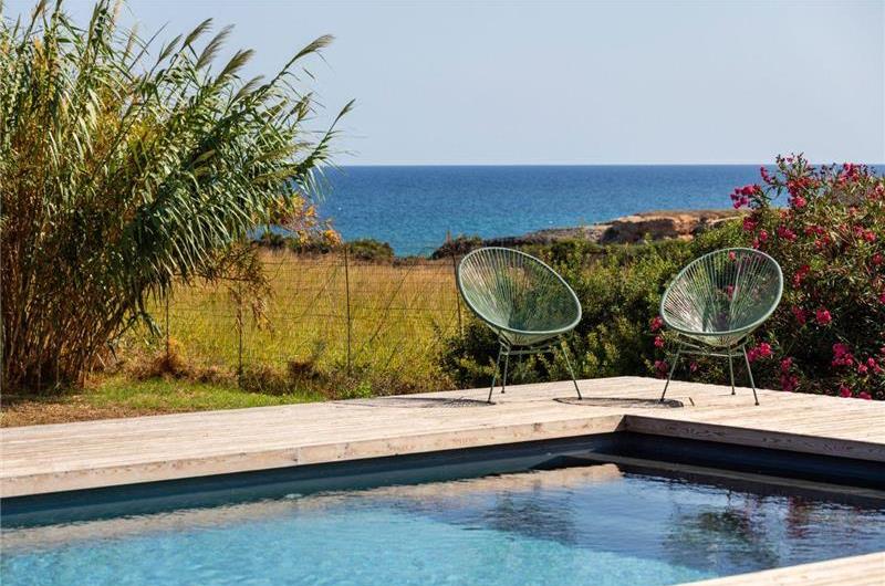 6 bedroom villa with pool and sea views near Noto, Sicily, sleeps 12