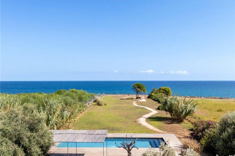 6 bedroom villa with pool and sea views near Noto, Sicily, sleeps 12