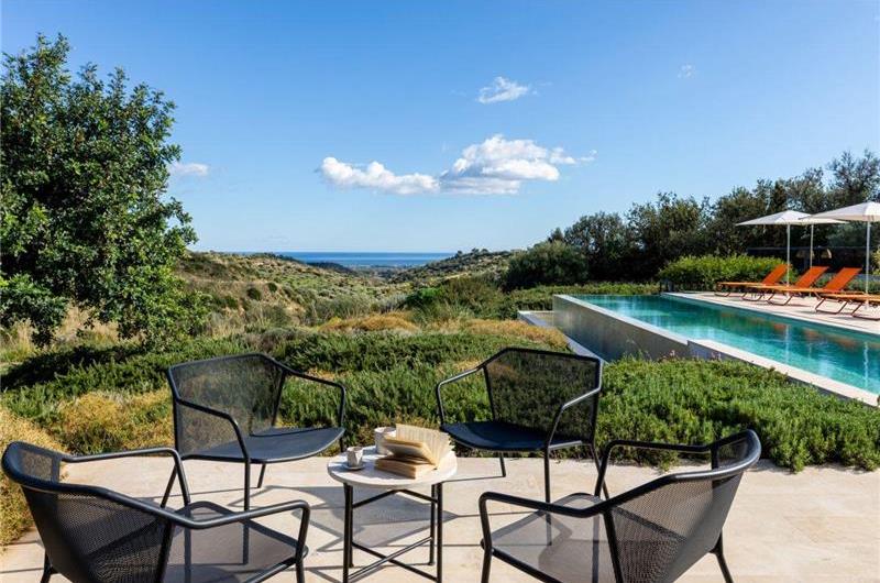 4 bedroom villa with infinity pool and sea views near Noto, Sicily, sleeps 8