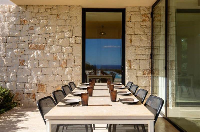 4 bedroom villa with infinity pool and sea views near Noto, Sicily, sleeps 8