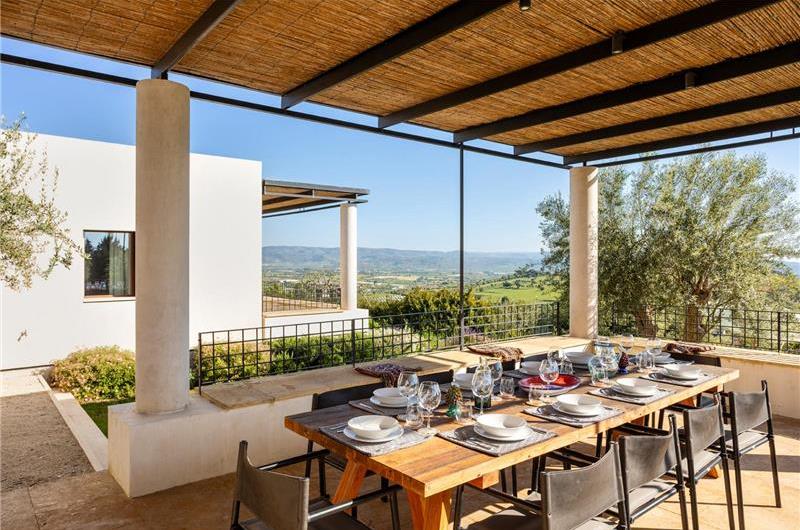 4 bedroom villa with pool near Noto, sleeps 8
