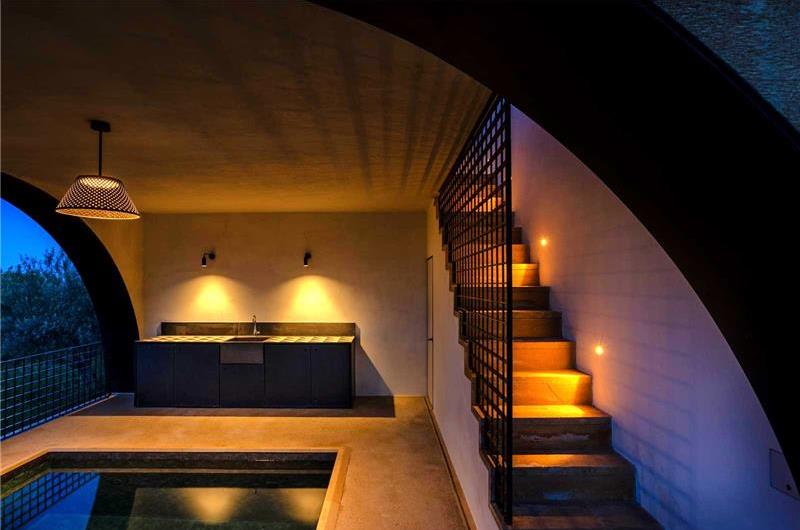 4 bedroom villa with pool near Noto, sleeps 8