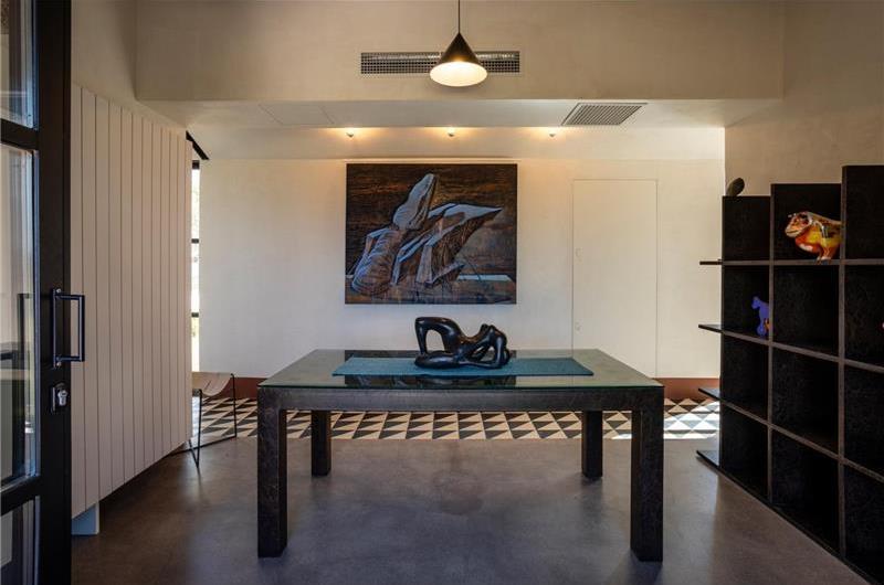 4 bedroom villa with pool near Noto, sleeps 8