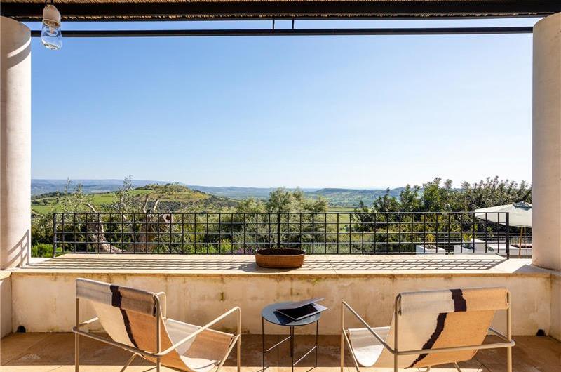 4 bedroom villa with pool near Noto, sleeps 8