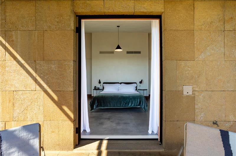 4 bedroom villa with pool near Noto, sleeps 8