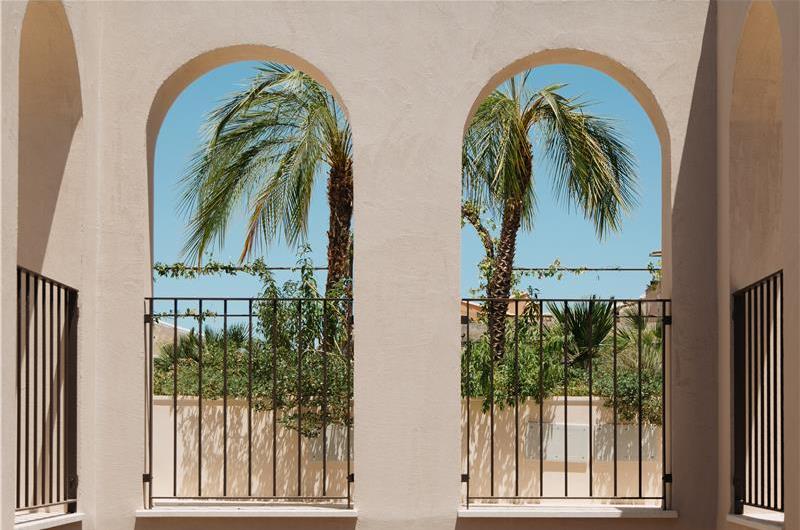 3 bedroom villa with heated pool in Noto, sleeps 6