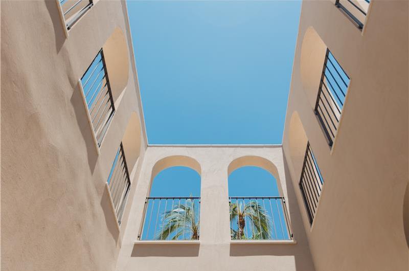3 bedroom villa with heated pool in Noto, sleeps 6