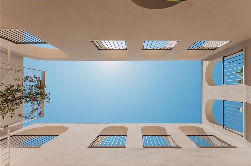 3 bedroom villa with heated pool in Noto, sleeps 6