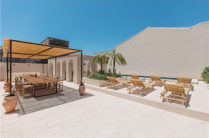 3 bedroom villa with heated pool in Noto, sleeps 6