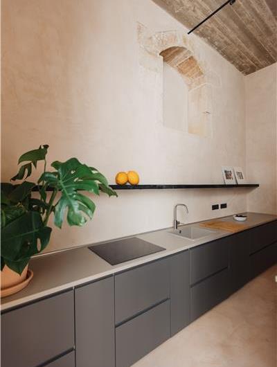 3 bedroom villa with heated pool in Noto, sleeps 6