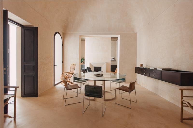3 bedroom villa with heated pool in Noto, sleeps 6