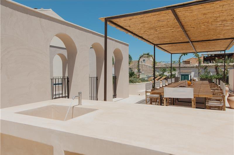 3 bedroom villa with heated pool in Noto, sleeps 6