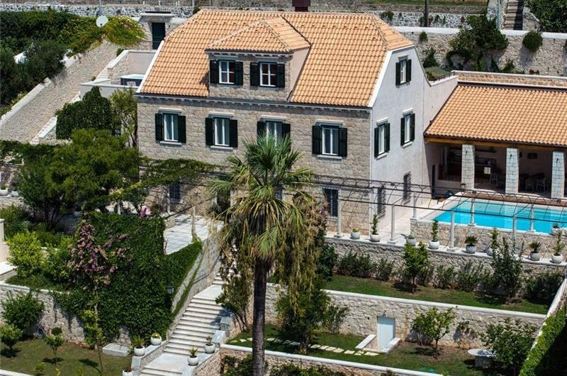 Luxury 7 Bedroom Villa with Heated Pool, Gym, Sauna, Jacuzzi and Sea Views in Dubrovnik, Sleeps 12-14