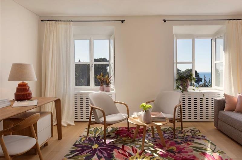 Luxury 7 Bedroom Villa with Heated Pool, Gym, Sauna, Jacuzzi and Sea Views in Dubrovnik, Sleeps 12-14