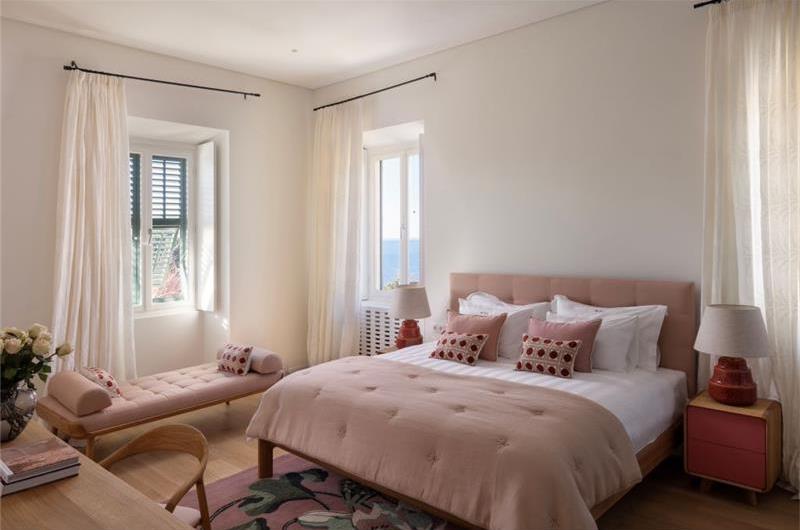 Luxury 7 Bedroom Villa with Heated Pool, Gym, Sauna, Jacuzzi and Sea Views in Dubrovnik, Sleeps 12-14
