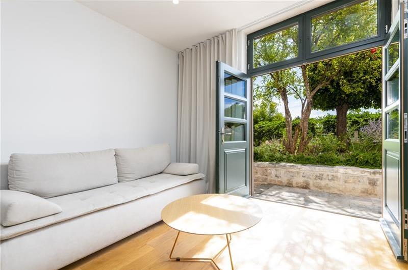 Luxury 7 Bedroom Villa with Heated Pool, Gym, Sauna, Jacuzzi and Sea Views in Dubrovnik, Sleeps 12-14