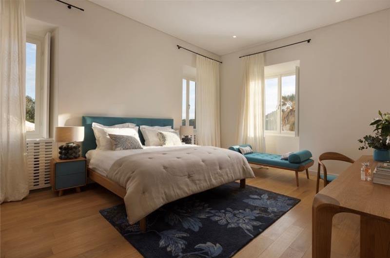 Luxury 7 Bedroom Villa with Heated Pool, Gym, Sauna, Jacuzzi and Sea Views in Dubrovnik, Sleeps 12-14