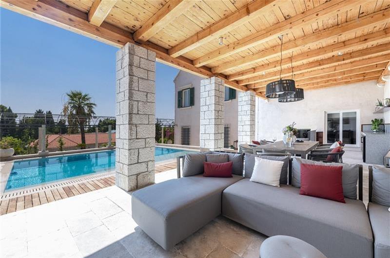 Luxury 7 Bedroom Villa with Heated Pool, Gym, Sauna, Jacuzzi and Sea Views in Dubrovnik, Sleeps 12-14