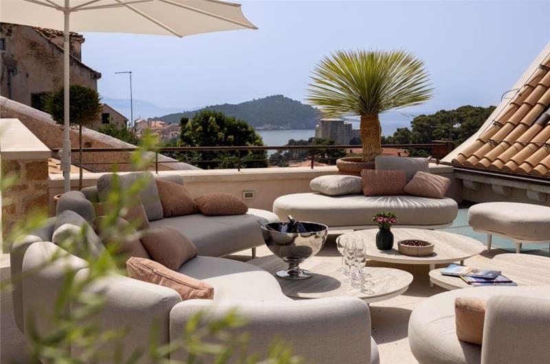Luxury 7 Bedroom Villa with Heated Pool, Gym, Sauna, Jacuzzi and Sea Views in Dubrovnik, Sleeps 12-14
